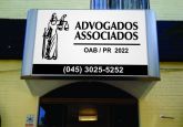 Fachada em Luminoso Advogados Associados